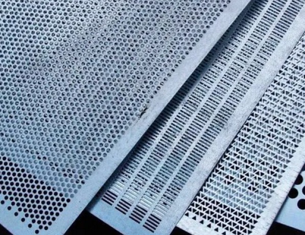 Лист перфорированный нержавеющий Qv AISI 204 0,6 мм ТУ 25.11.23-002-23083253-2017 фото