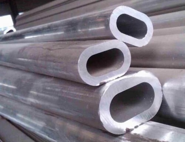 Труба алюминиевая овальная гладкая АД35Т1 38,5х24 мм фото